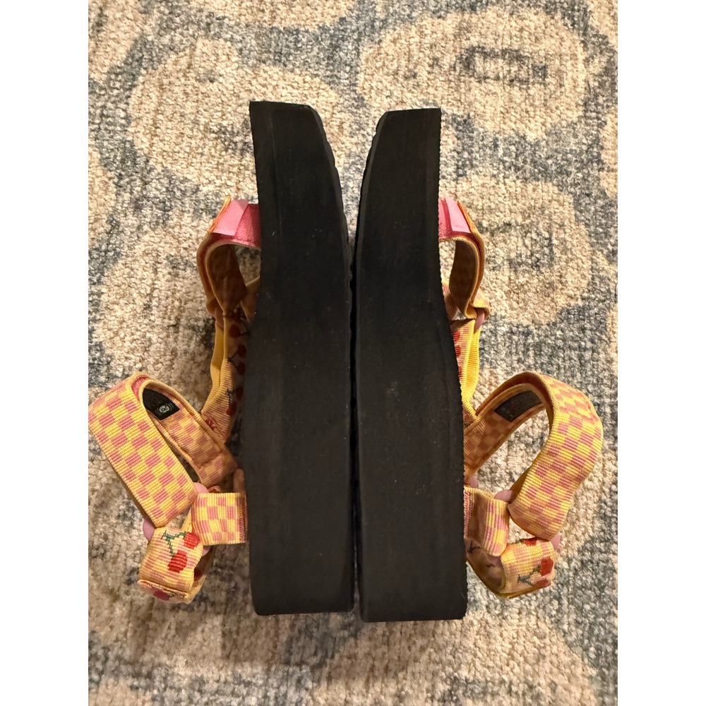 TEVA Picnic Cherries Universal Platform SANDALS US 8/ EUR 39 Excellent Condition - Picture 3 of 6